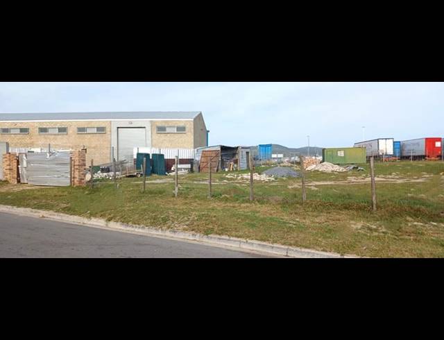 LAND FOR SALE IN RACING PARK